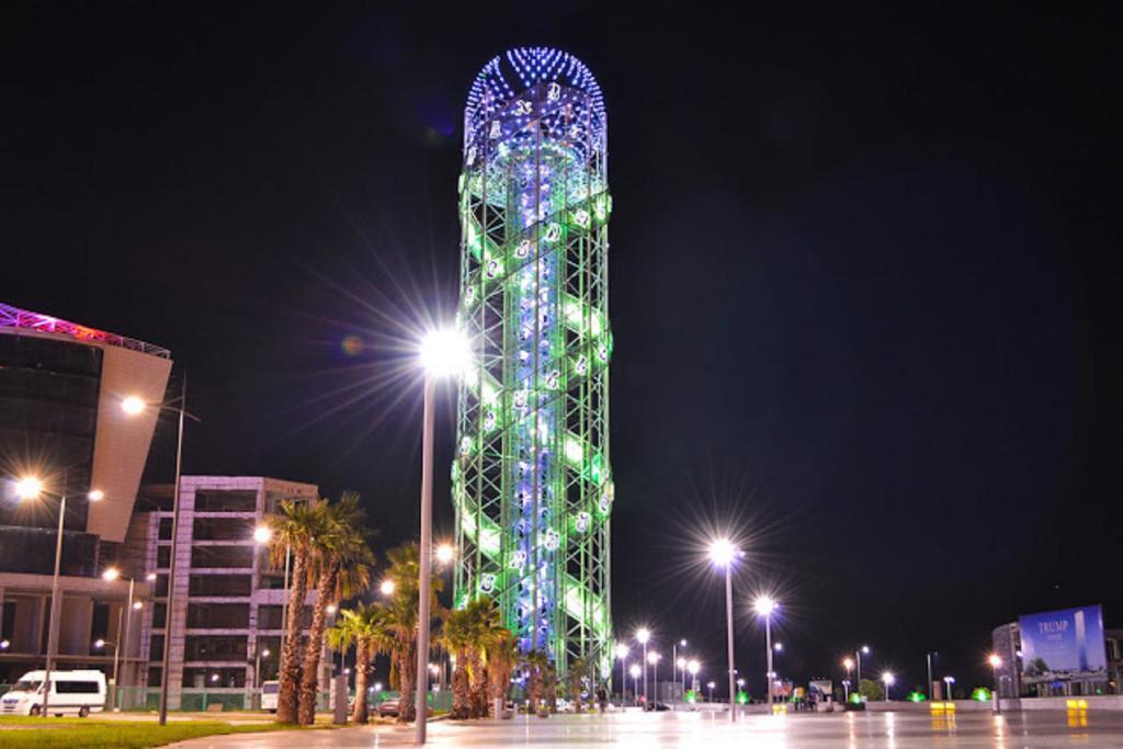 Apartment Orbi Sea Tower David Batoemi Buitenkant foto