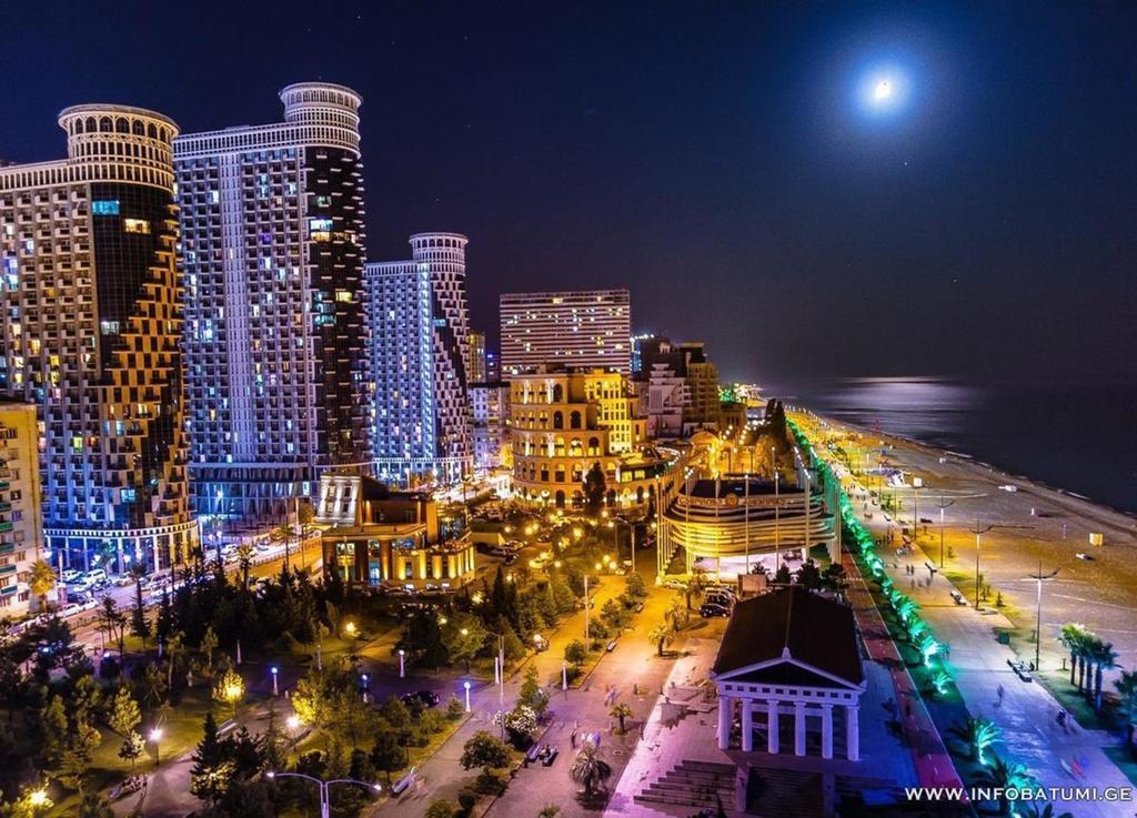 Apartment Orbi Sea Tower David Batoemi Buitenkant foto